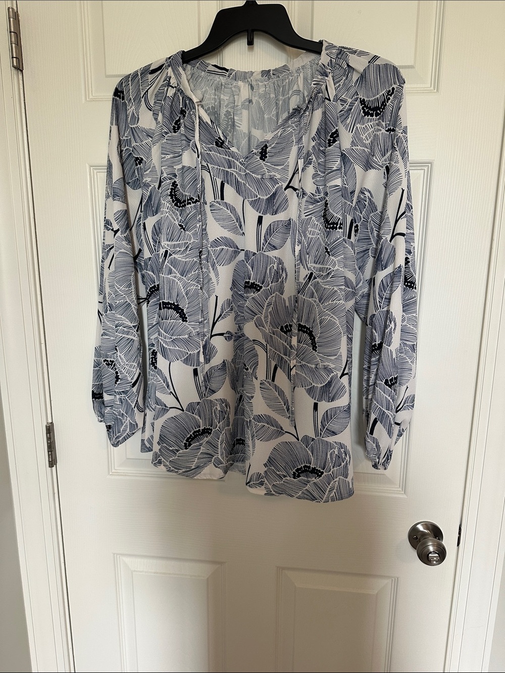 NWOT Women’s Floral V-Neck Long Sleeve Blouse - Blue